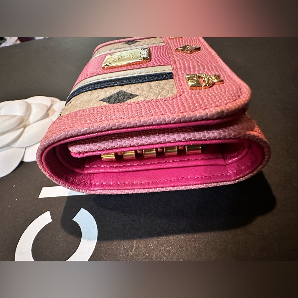 GUC MCM Key Holder - Picture 2 of 12